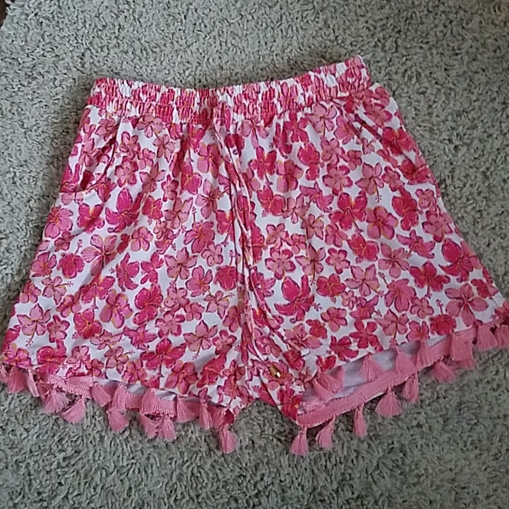 Simply southern hibiscus shorts with pockets!